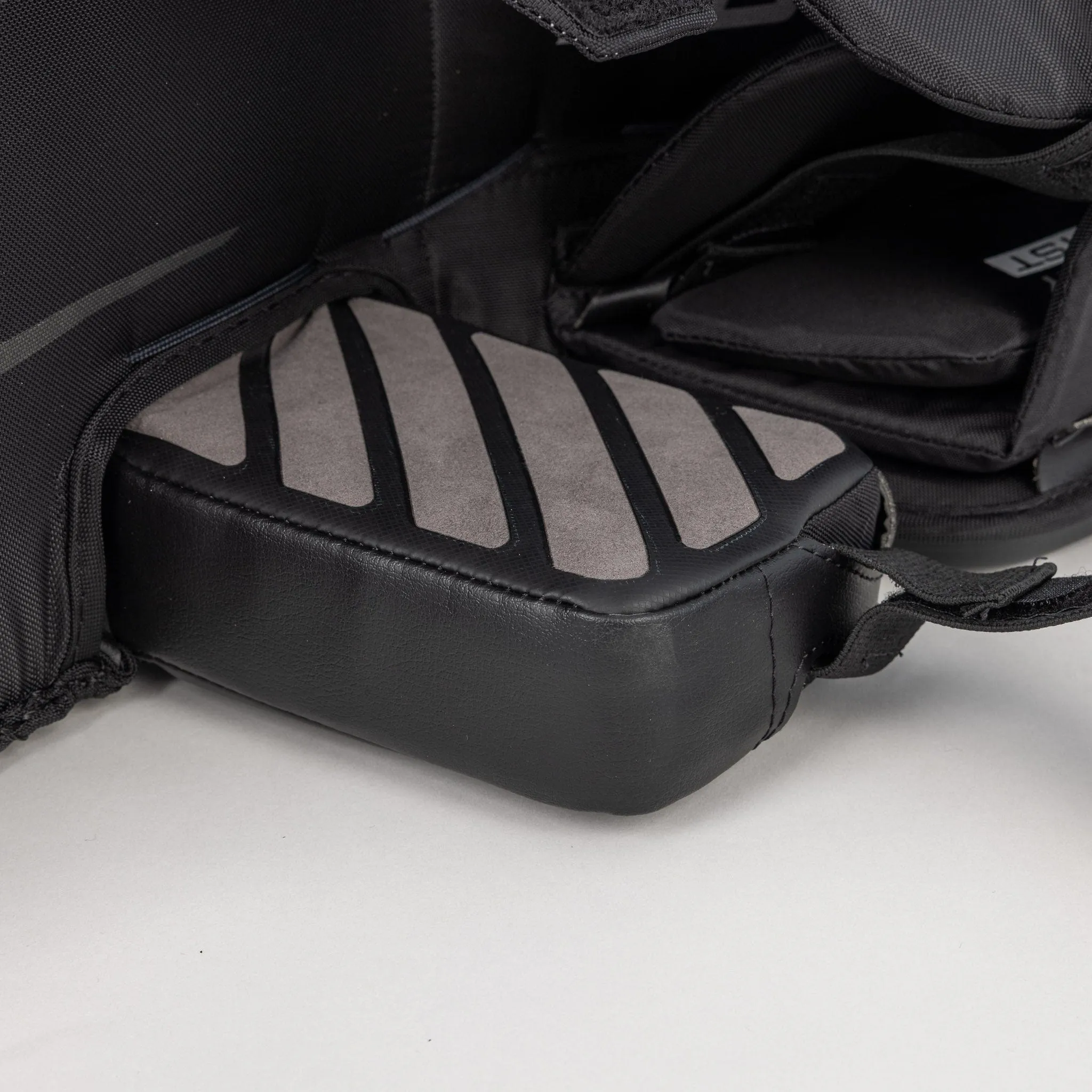 Bauer GSX Junior Goalie Leg Pads - 2023