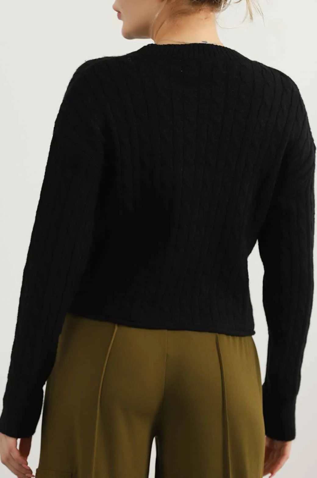 CABLE-KNIT CROPPED SWEATER